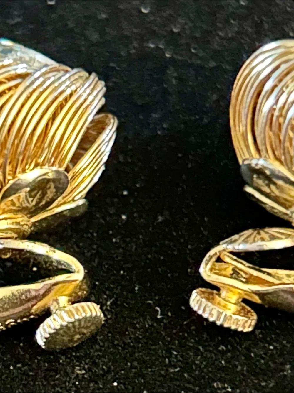 Signed VENDOME gold tone wire-wrapped vintage rhinestone screw back earrings